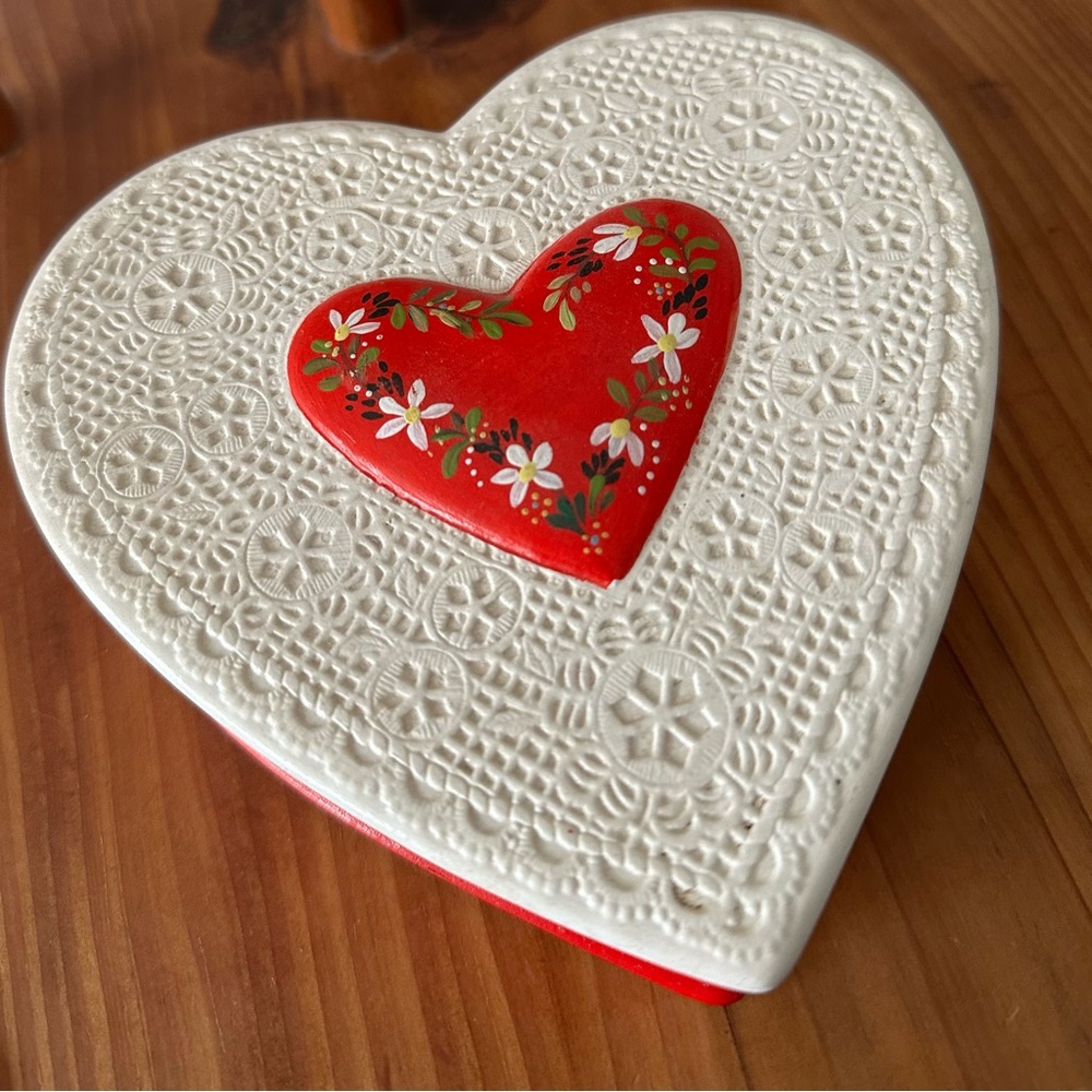 Vintage Heart Shaped Box Retro Home Decor Gift Box